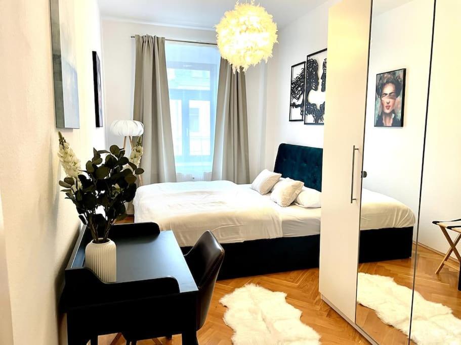 Casarina - Stilvoller Altbau In Zentraler Lage Apartment Dresden Ngoại thất bức ảnh