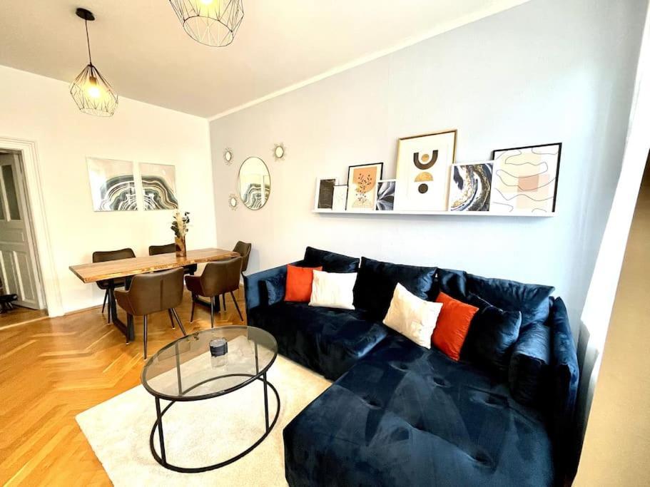 Casarina - Stilvoller Altbau In Zentraler Lage Apartment Dresden Ngoại thất bức ảnh