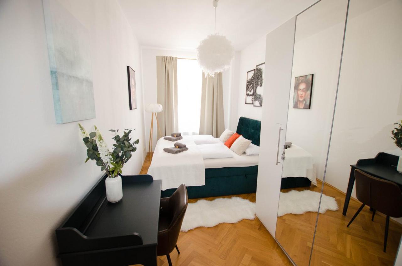 Casarina - Stilvoller Altbau In Zentraler Lage Apartment Dresden Ngoại thất bức ảnh