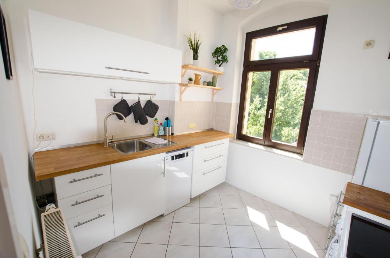 Casarina - Stilvoller Altbau In Zentraler Lage Apartment Dresden Ngoại thất bức ảnh
