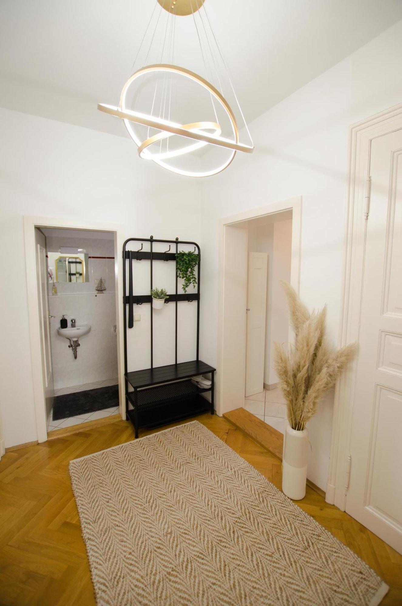 Casarina - Stilvoller Altbau In Zentraler Lage Apartment Dresden Ngoại thất bức ảnh