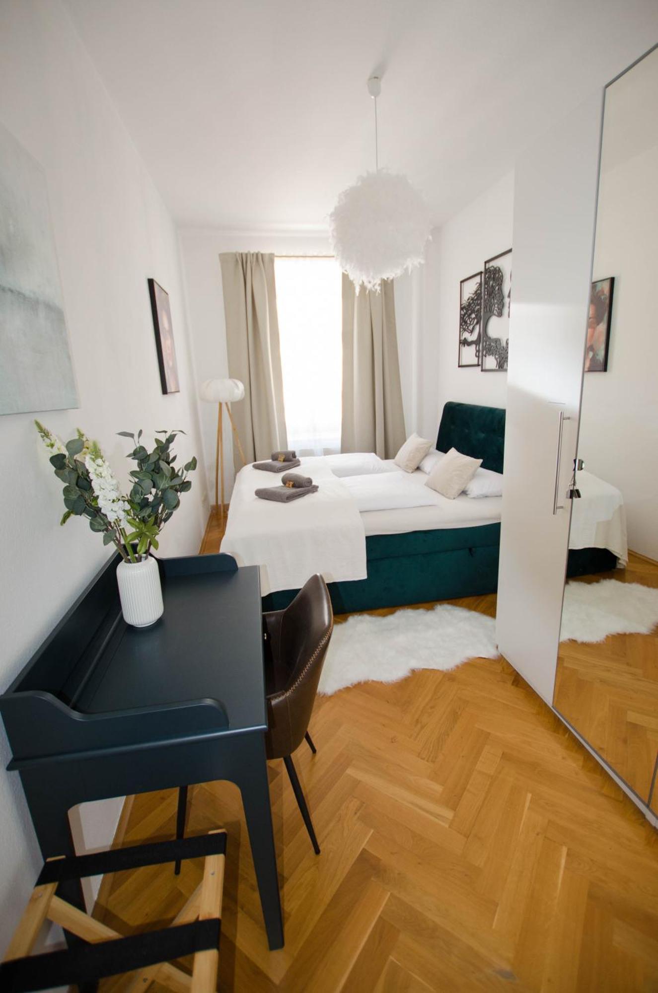 Casarina - Stilvoller Altbau In Zentraler Lage Apartment Dresden Ngoại thất bức ảnh
